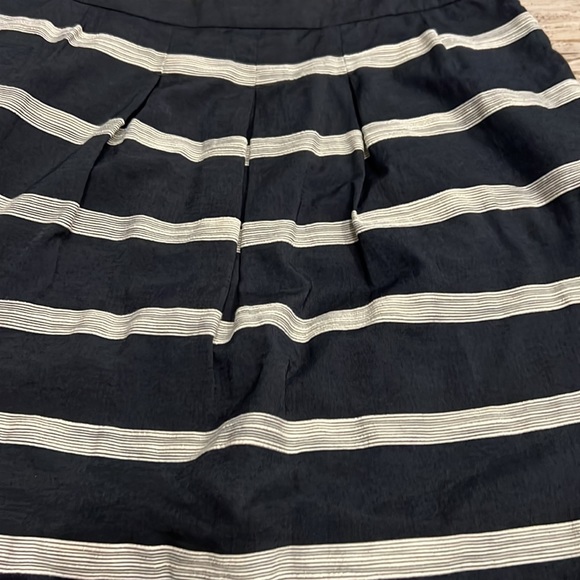 Loft - Skirt size 0 - Picture 3 of 7